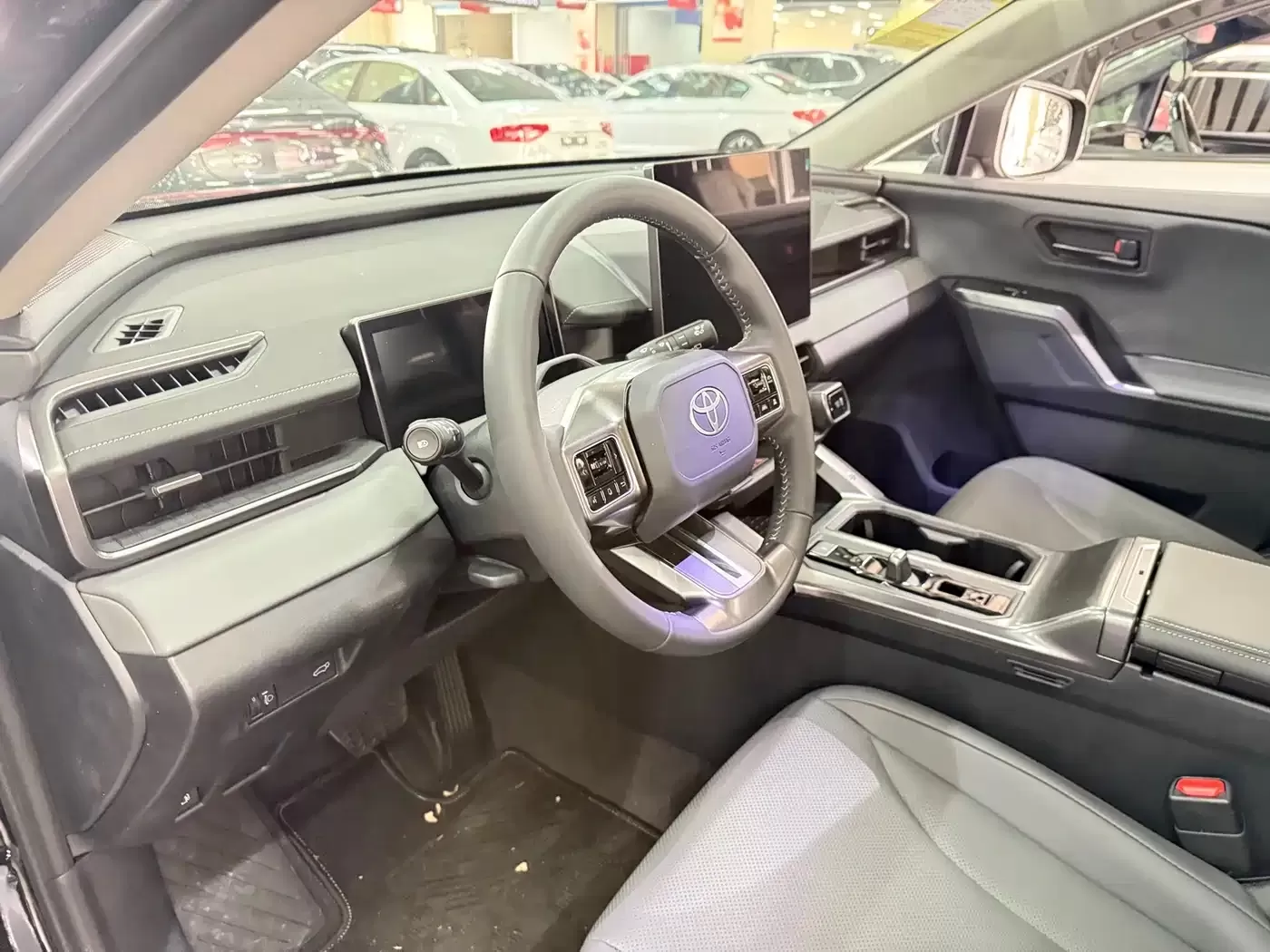 Toyota RAV4 Rongfang 2026 modèle hybride 2.0L E-CVT 2WD Premium d'occasion