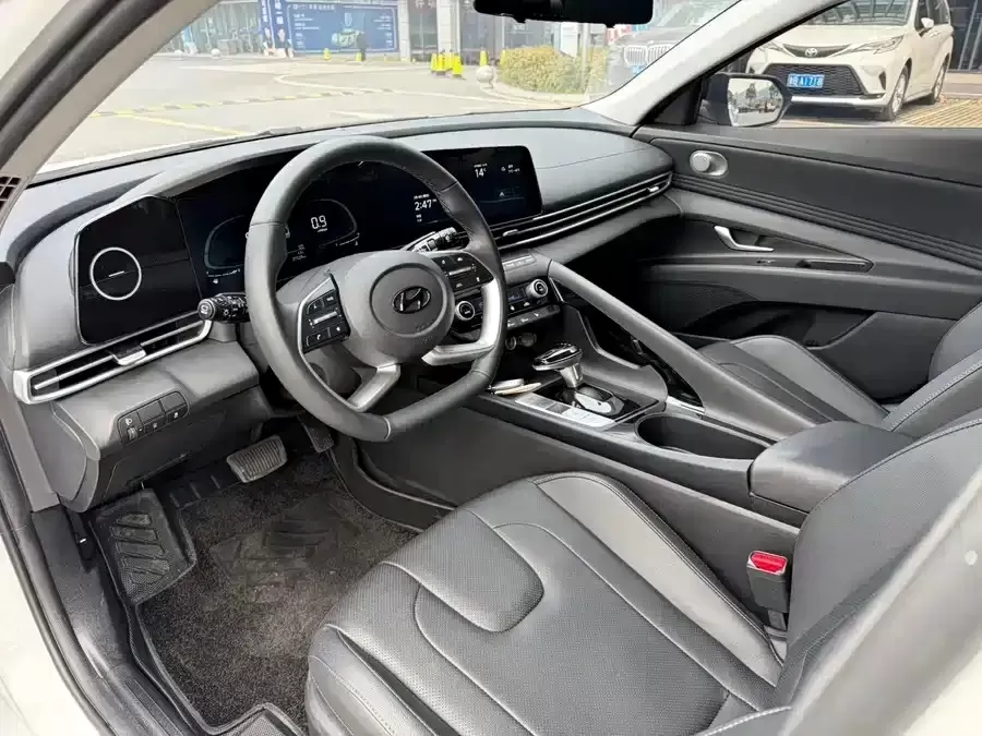 Hyundai Elantra 2022 d'occasion 1.5L CVT LUX Édition Premium