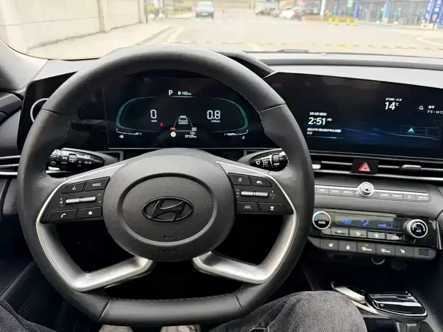 Hyundai Elantra 2022 d'occasion 1.5L CVT LUX Édition Premium