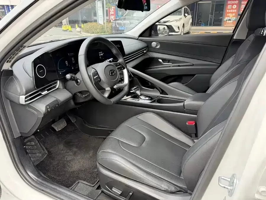 Hyundai Elantra 2022 d'occasion 1.5L CVT LUX Édition Premium