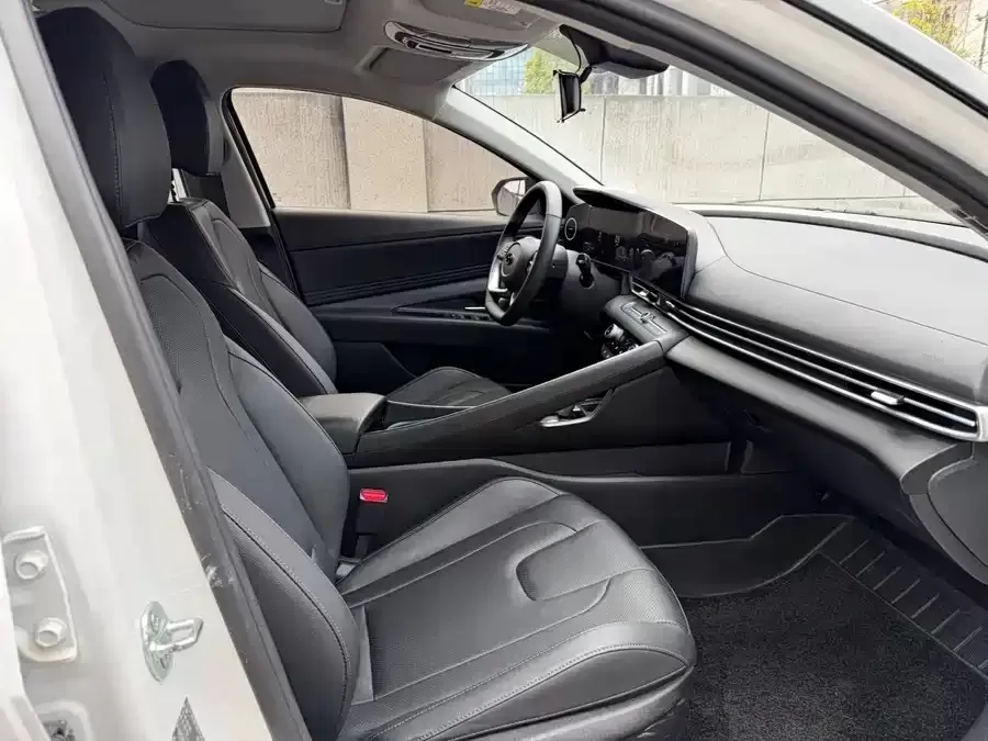 Hyundai Elantra 2022 d'occasion 1.5L CVT LUX Édition Premium