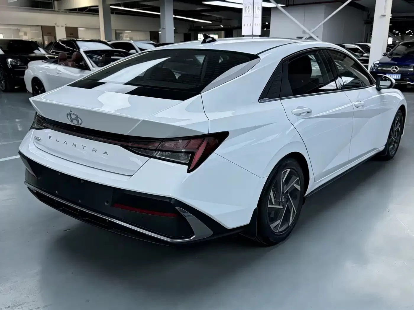 Hyundai Elantra 2022 d'occasion 1.5L CVT LUX Édition Premium