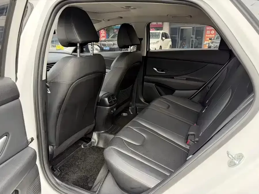 Hyundai Elantra 2022 d'occasion 1.5L CVT LUX Édition Premium